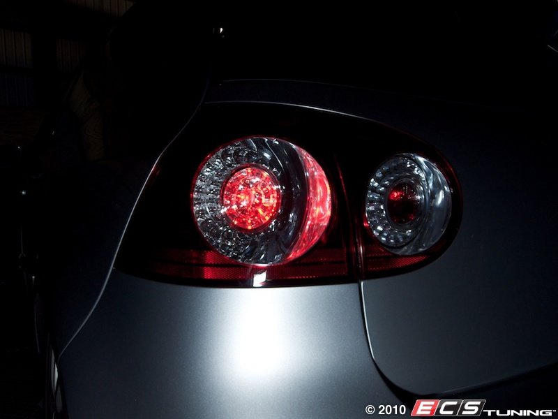 Valeo 1K0052204 European LED Tail Light Set