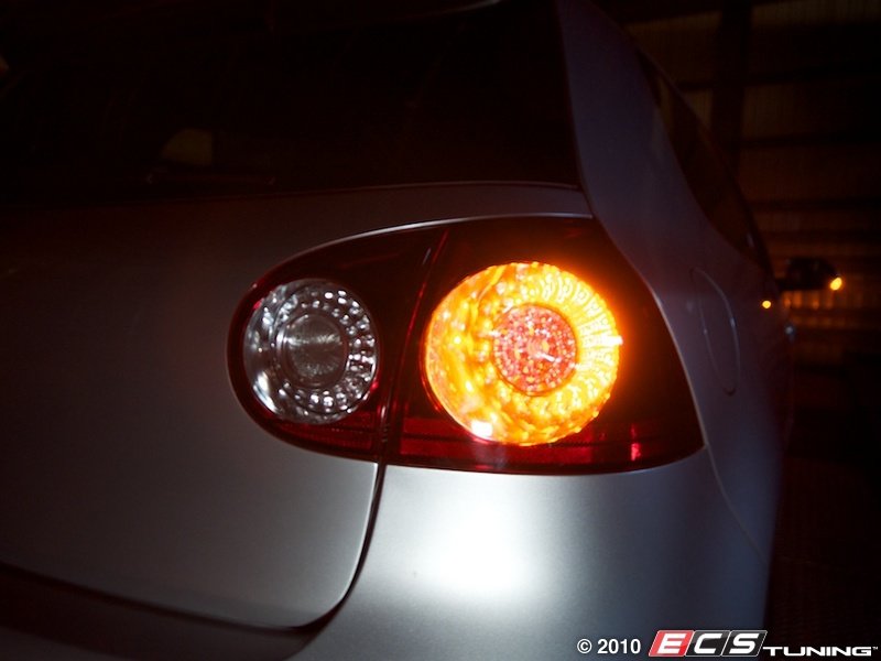 Valeo 1K0052204 European LED Tail Light Set