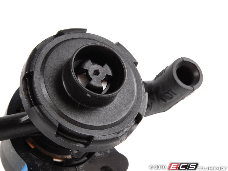 Genuine Mercedes Benz 0004702193 Engine Crankcase Vent Valve