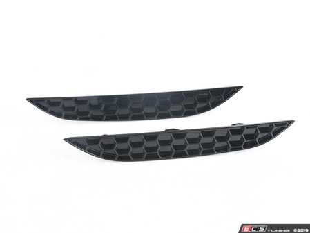 ES#3618599 - R23-1-1100-01 - Gloss Black Honeycomb Rear Reflector Inserts  - Ditch the stock reflectors with these inserts from Acexxon. - Acexxon - BMW