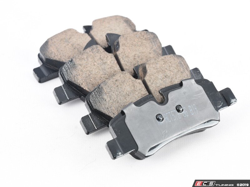 Akebono EUR1800 Rear Euro Ceramic Brake Pad Set EUR1800