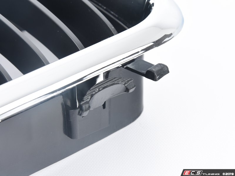 URO 51138231594 E38 Kidney Grille Right