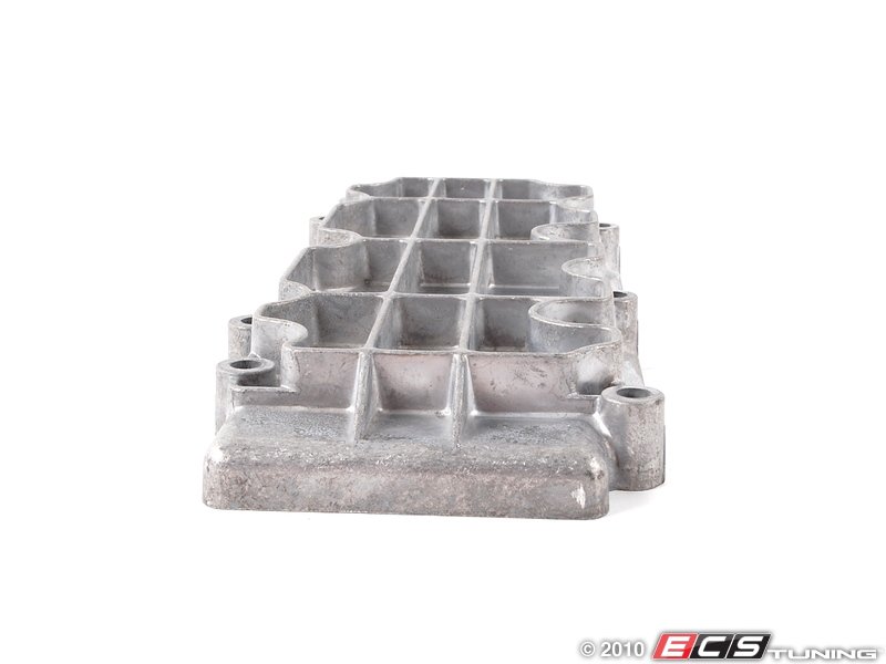 OE Aftermarket 93010511600 Valve Cover Exhaust