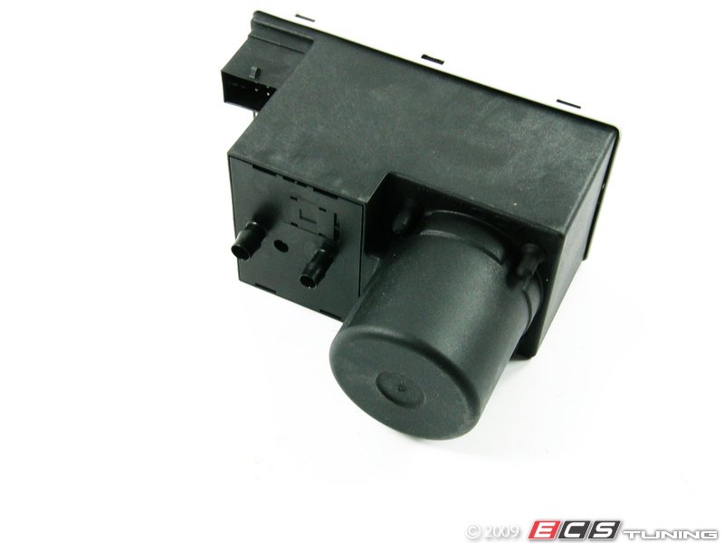 Pompe de verrouillage central Audi A3 S3 A4 8L0862257L - pièce d'occasion