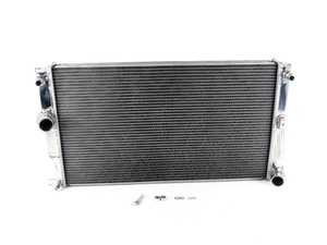 ES#4147447 - 7081 - High-Performance Radiator - Automatic Transmission - Featuring an all-aluminum tank and core plus OE-style quick connects. Lower engine temperatures mean more power and longer life of engine components! - CSF - BMW