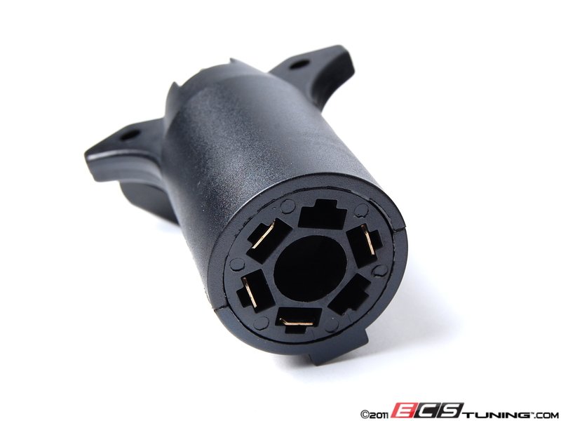 ECS News E53 X5 Trailer Hitch Kit