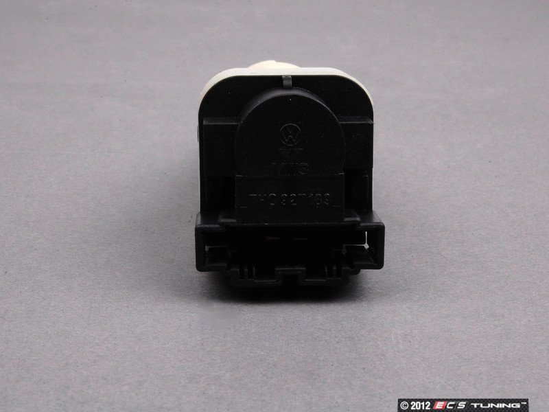 Genuine Volkswagen Audi 7H0927189 Clutch Pedal Switch (7H0 927 189)
