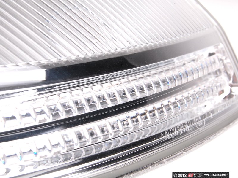 Genuine Mercedes Benz 2048200821 Mirror Turn Signal Assembly