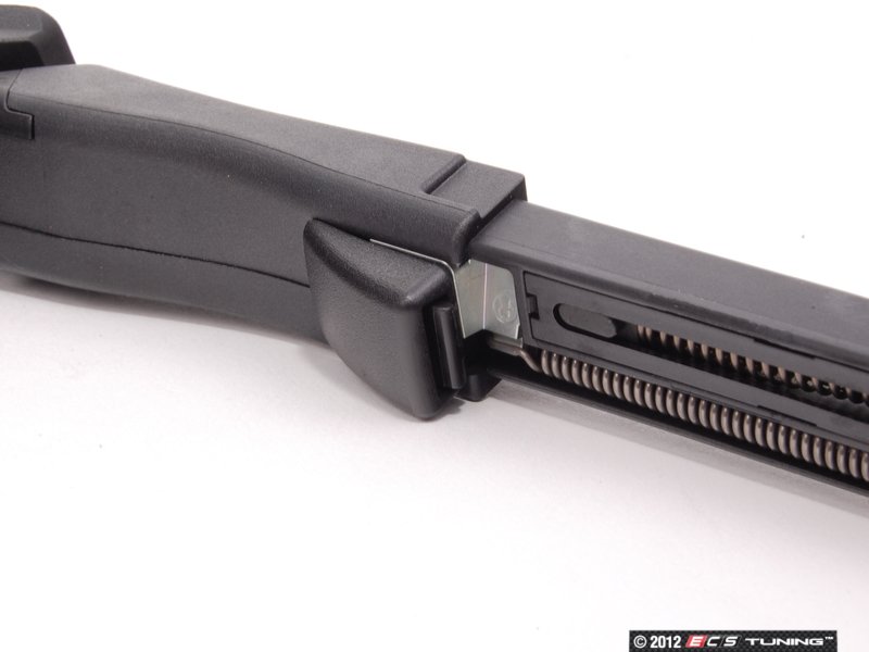 Genuine BMW 72119144938 E92 Seatbelt Extender Right (72119144938)