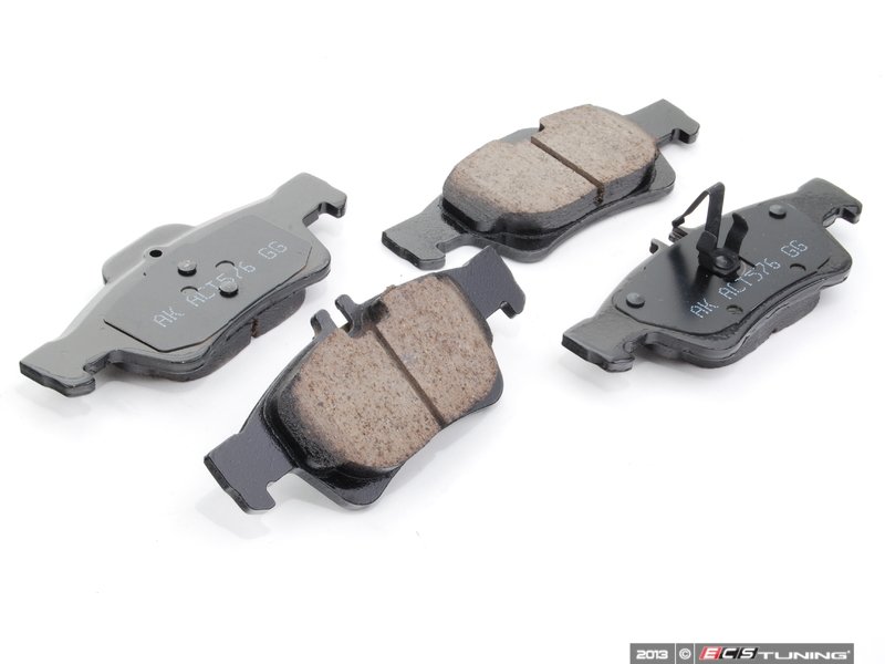 akebono-0044204420-rear-euro-ceramic-brake-pad-set
