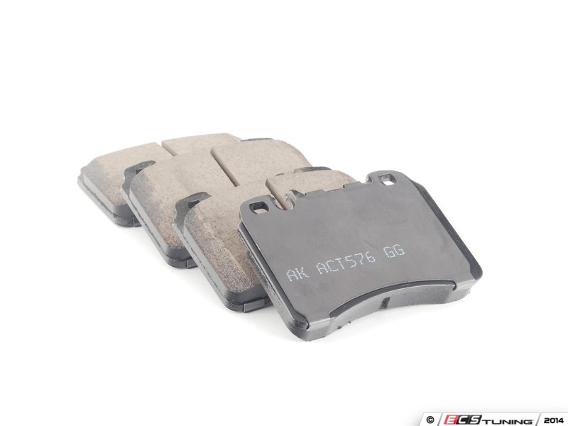 Akebono EUR561 Front Euro Ceramic Brake Pad Set