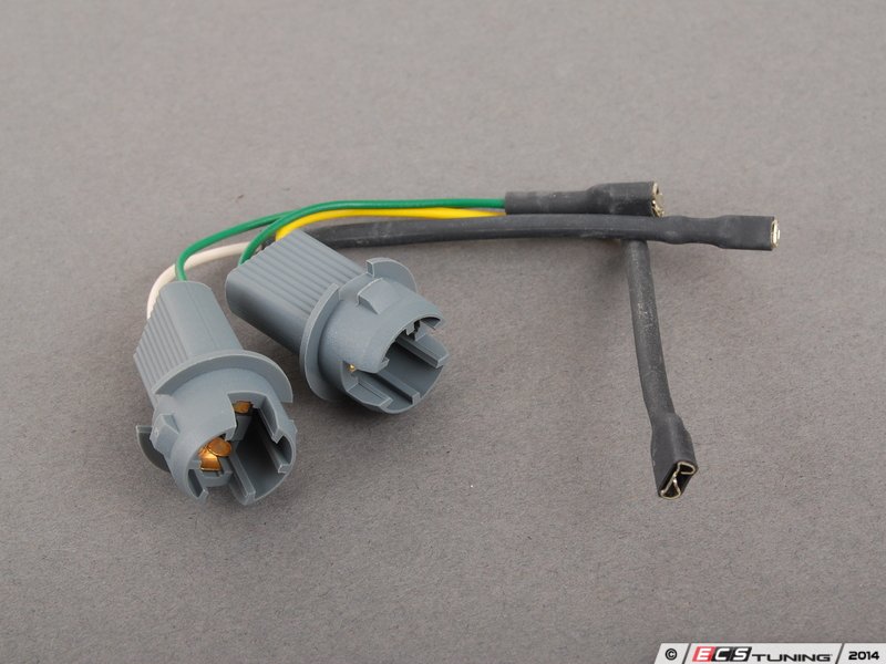 Genuine BMW 63217258417 E70 X5 Bulb Socket Assembly with Wires for