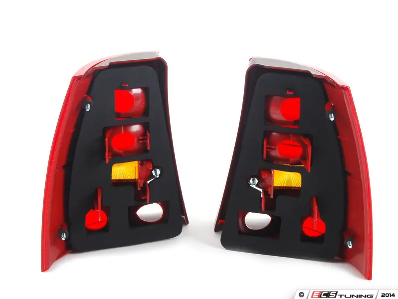 TYC - 1J9998002 - Ocean Style Tail Light Set