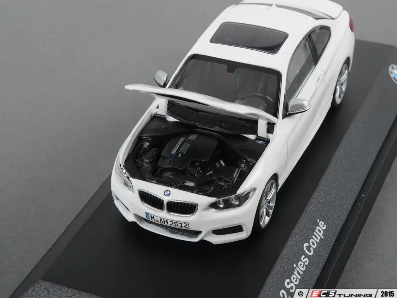 official dealer model scale 1:43 BMW 2 Series Coupe White new car mens gift 