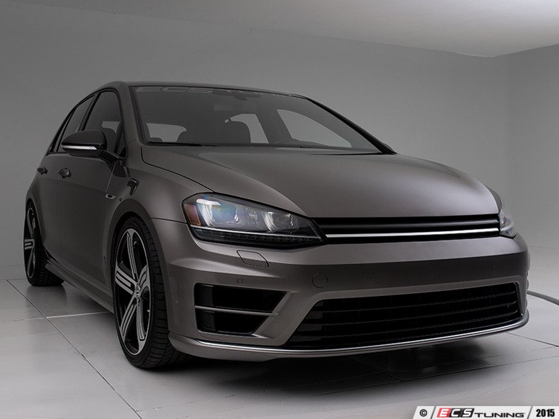 ECS - 019252ECS01-02A - Golf R Badgeless Grille - With Silver Strip