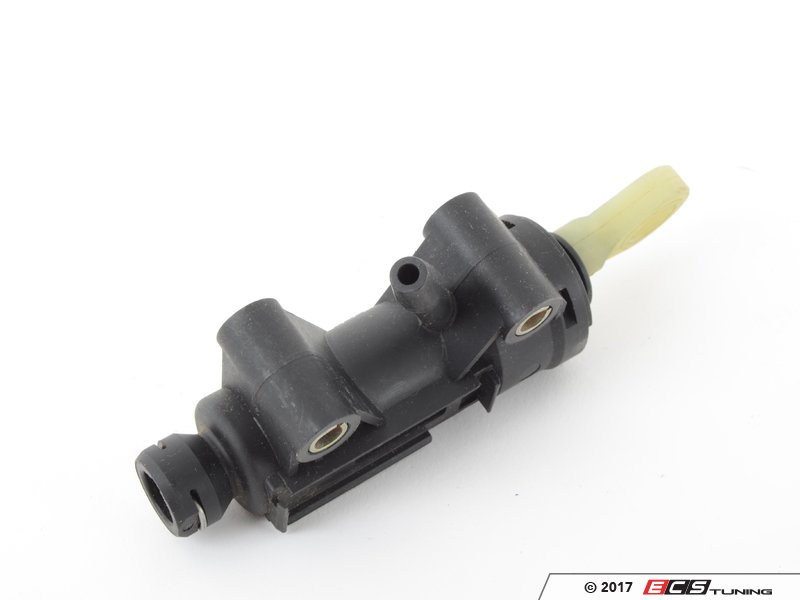 Hudson 21526773670 Clutch Master Cylinder (NO LONGER AVAILABLE)