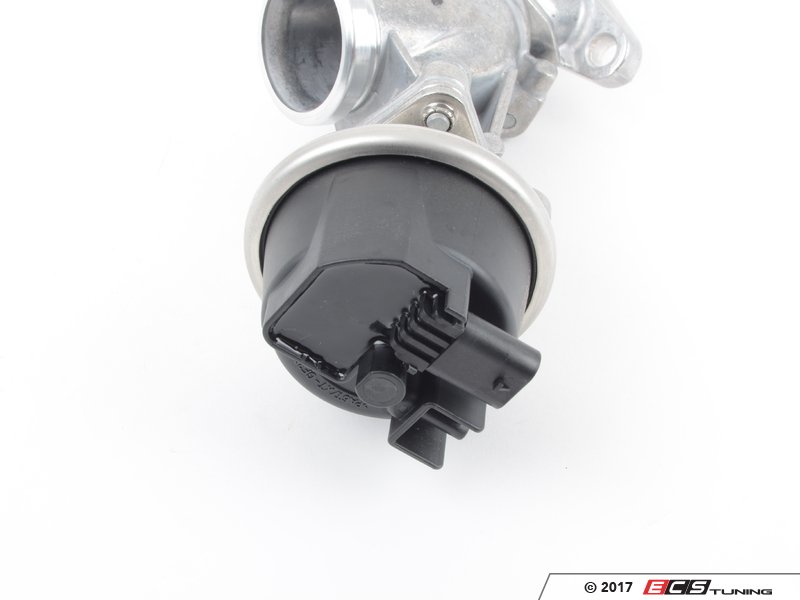 Genuine BMW 11717807928 E70 X5 EGR Valve (11717807928)