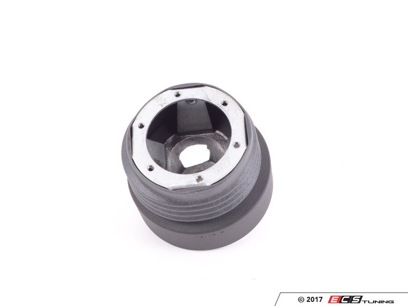 MOMO 8017 MOMO Steering Wheel Hub Adapter